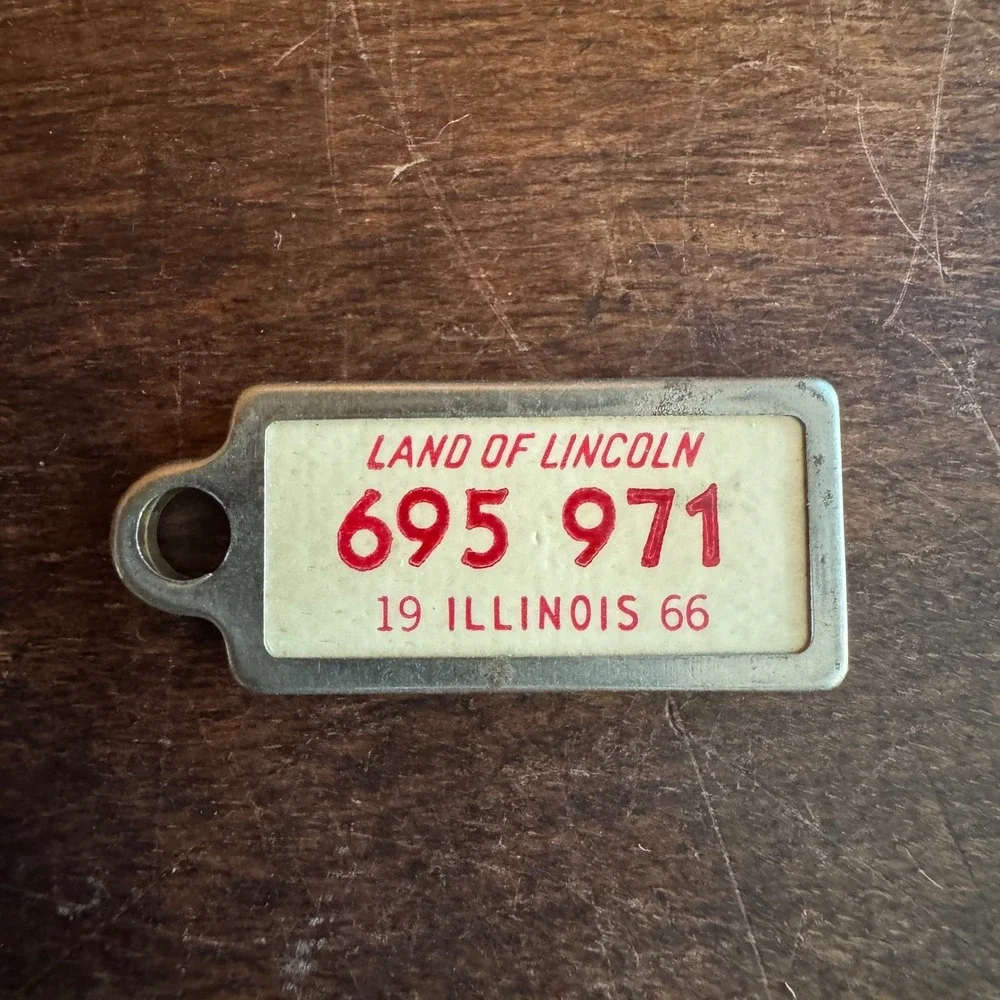 Vintage 1966 Illinois License Plate Keychain Land‎ of Lincoln DAV